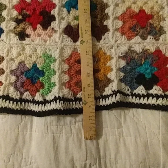 Laigh-Logan Creations - crochet baby afghan - Picture 3 of 3